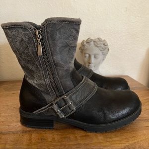 Clarks Black and Gray Women's Boots